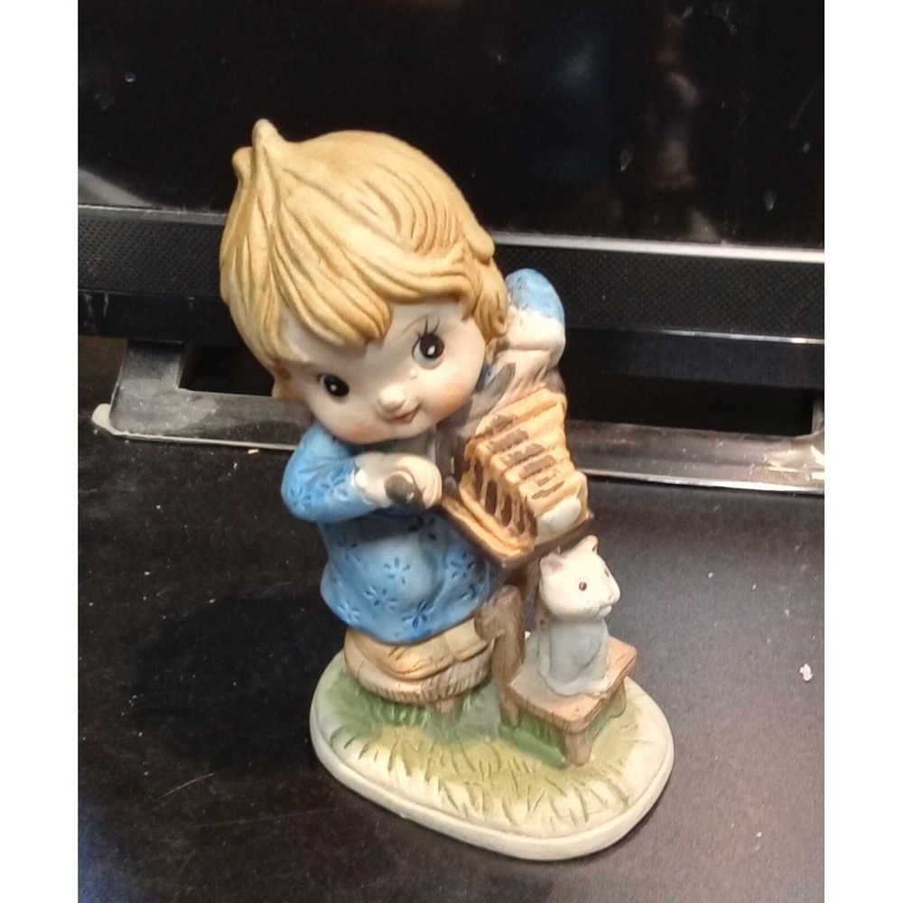 Cute Girl‎ n Cat Figurine